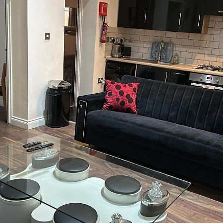 Luxurious 2 Bed Apartment Bedford Kültér fotó