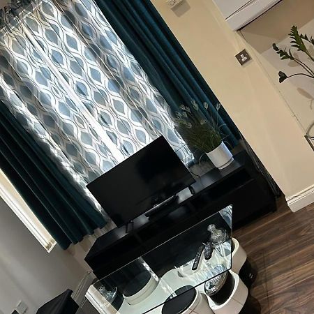 Luxurious 2 Bed Apartment Bedford Kültér fotó